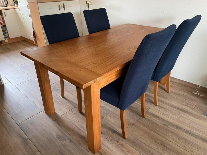 Houten eettafel met 4 gestoffeerde stoelen, Huis en Inrichting, Complete eetkamers, Gebruikt, 4 tot 6 stoelen, Ophalen