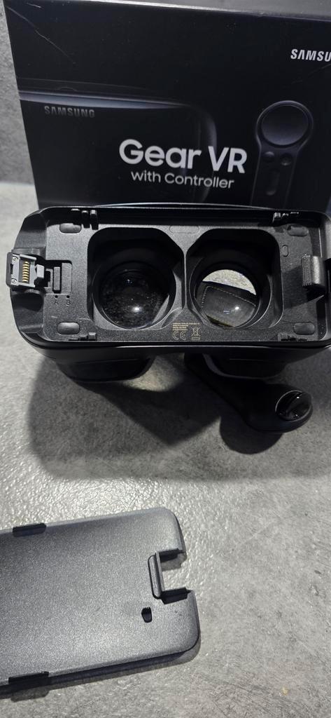 Samsung Gear VR met Controller - Nieuwstaat!, Spelcomputers en Games, Virtual Reality, Zo goed als nieuw, Telefoon, VR-bril, Ophalen of Verzenden