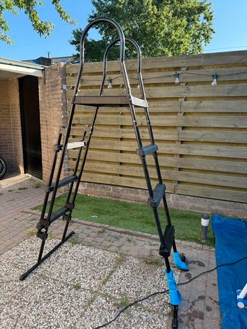 Zwembad trap 128cm beschikbaar voor biedingen
