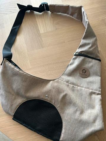 Honden en of katten draagzak beschikbaar voor biedingen
