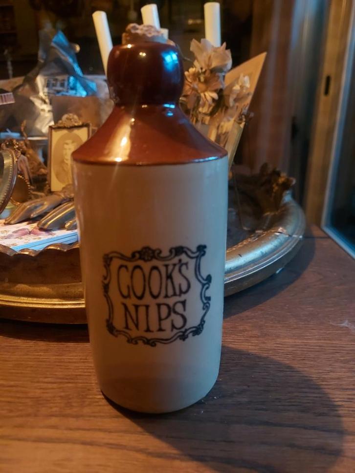 Mooi oud Engels steengoed/Stoneware kruikje Cook's Nips, Antiek en Kunst, Curiosa en Brocante, Ophalen of Verzenden
