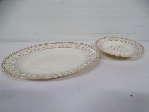 A6475. Fruittest + Schaal Petrus Regout, Huis en Inrichting, Keuken | Servies, Gebruikt, Schaal of Schalen, Overige stijlen, Ophalen of Verzenden