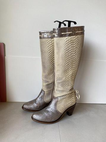 REHAB LAARZEN MT:38 beschikbaar voor biedingen