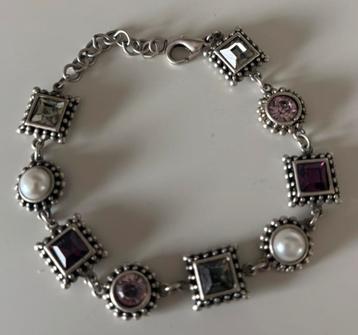 Prachtige armband met parel en kristal beschikbaar voor biedingen
