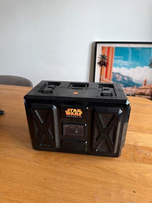 Star Wars Episode III displaybox + Chewbacca houder, Verzamelen, Star Wars, Zo goed als nieuw, Overige typen, Ophalen of Verzenden