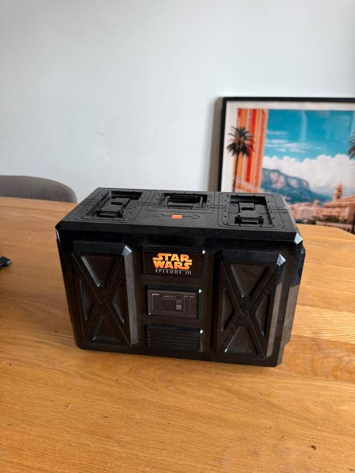 Star Wars Episode III displaybox + Chewbacca houder, Verzamelen, Star Wars, Zo goed als nieuw, Overige typen, Ophalen of Verzenden