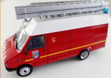 Iveco Daily 40-8 VTU LADDERWAGEN BRANDWEER schaal 1/43 # 75 beschikbaar voor biedingen