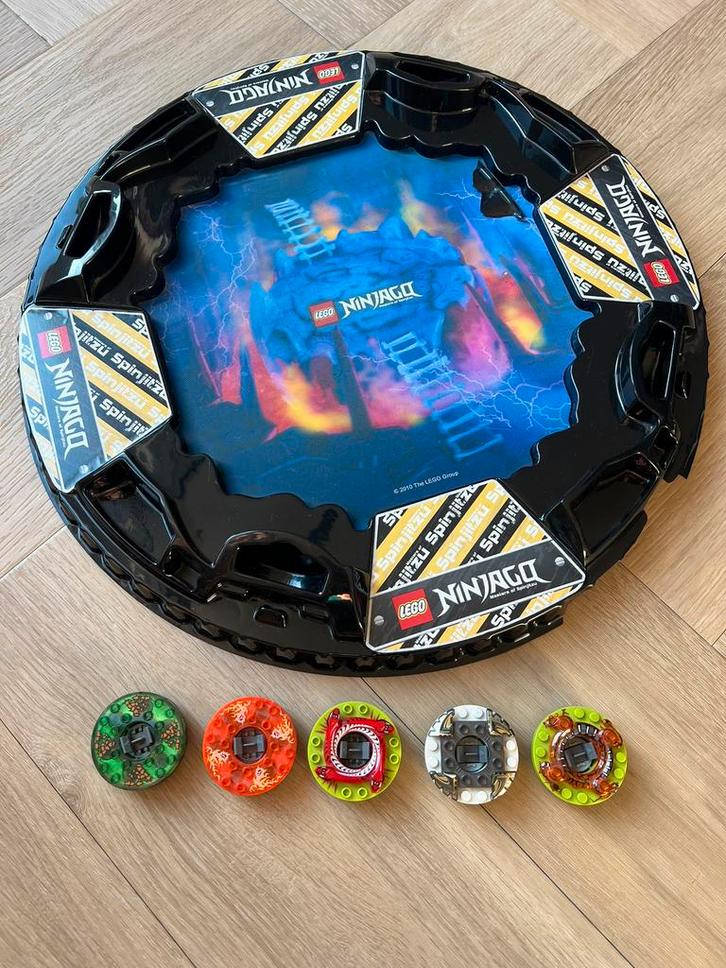 Lego ninjago spinjitzu Arena met 5 spinners, Kinderen en Baby's, Speelgoed | Duplo en Lego, Gebruikt, Lego, Ophalen of Verzenden