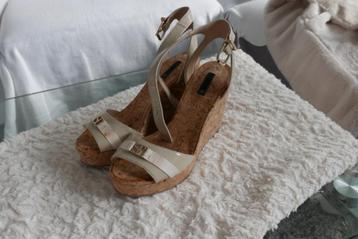 Schoenen beschikbaar voor biedingen