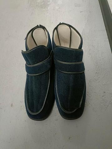 Verbandpantoffels. Maat 44. Kleur: blauw. beschikbaar voor biedingen