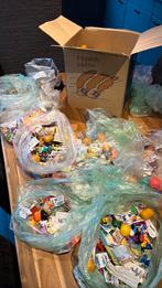 Grote verzameling Ferrero eieren, grote doos vol. Jaren ‘90, Verzamelen, Verrassingseieren, Ophalen of Verzenden, Zo goed als nieuw