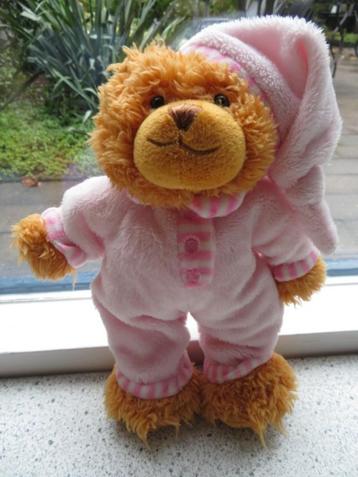 Beer in roze pakje met slaapmuts merk Nicotoy beschikbaar voor biedingen