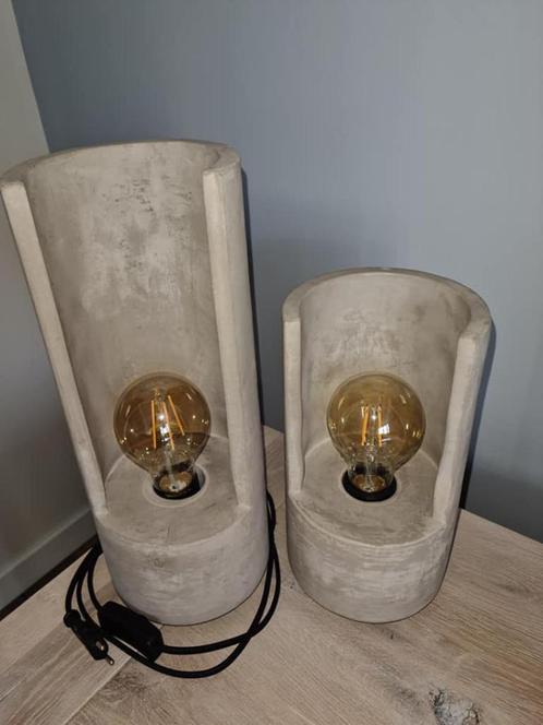Eglo lynton beton lampen. 27 en 37cm inc vintage led bulb, Huis en Inrichting, Lampen | Tafellampen, Zo goed als nieuw, Minder dan 50 cm