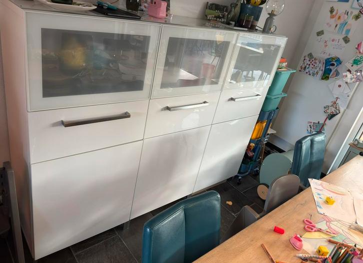 Dressoir IKEA Besta met glasplaat zgan, Huis en Inrichting, Complete inboedels, Ophalen