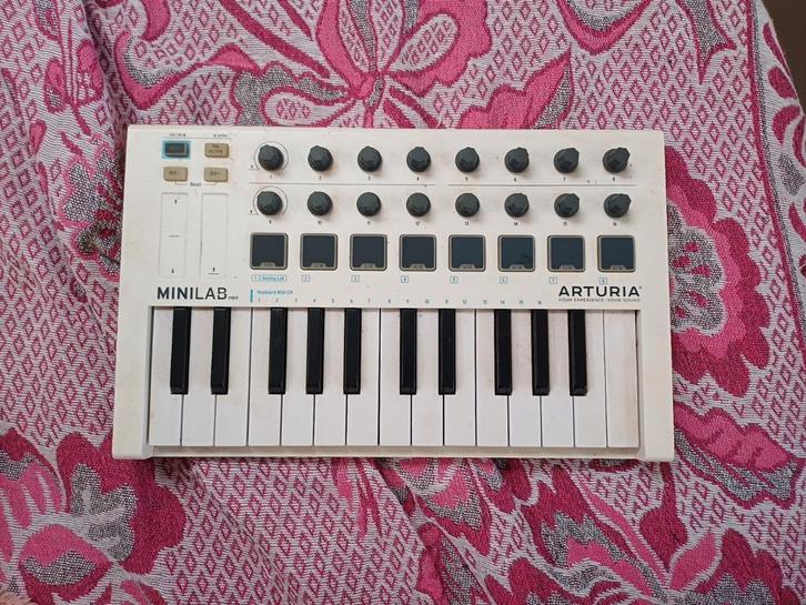 Arturia MINILAB MK2, Muziek en Instrumenten, Synthesizers, Zo goed als nieuw, Overige aantallen, Overige merken, Ophalen