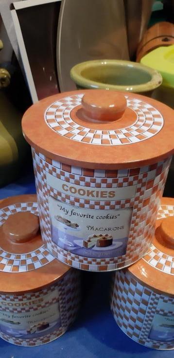 Nieuwe blikken koekendoos Virojanglor (oranje) beschikbaar voor biedingen