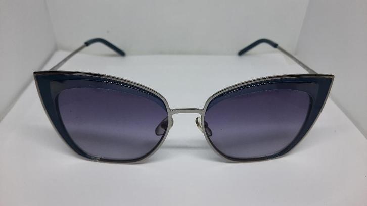 Karl Lagerfeld KL254S Zonnebril Paars met tas, Sieraden, Tassen en Uiterlijk, Zonnebrillen en Brillen | Dames, Nieuw, Zonnebril