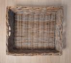 Rotan wilgenhout mand, Ophalen of Verzenden, Zo goed als nieuw, Vierkant, Overige materialen