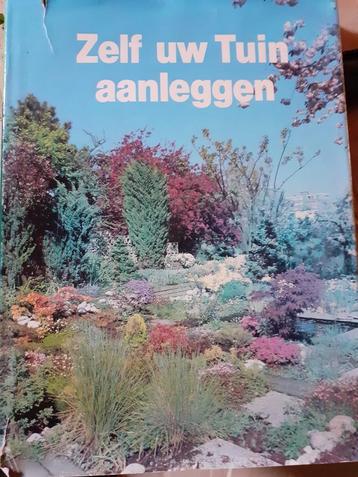 Tuin aanleggen. Een heel handig en informatief boek beschikbaar voor biedingen