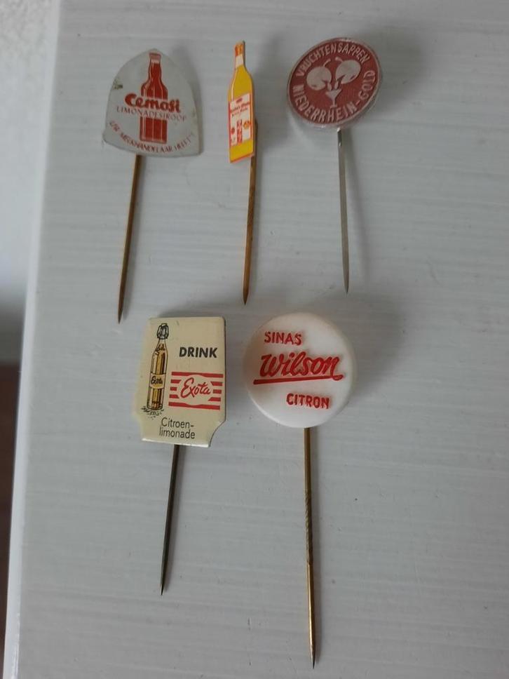 5x Limonade Siroop Drink Speldjes, Verzamelen, Speldjes, Pins en Buttons, Gebruikt, Speldje of Pin, Merk, Ophalen of Verzenden