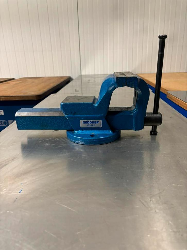 GEDORE 411-125 Parallelbankschroef 125mm, Doe-het-zelf en Verbouw, Gereedschap | Handgereedschap, Zo goed als nieuw, Ophalen of Verzenden