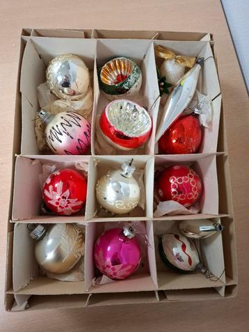 9 gekleurde vintage retro kerstballen ,2x deukbal , 2x pegel beschikbaar voor biedingen