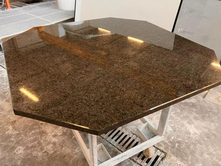Tafelblad in graniet, Huis en Inrichting, Tafels | Eettafels, Nieuw, Vijf personen of meer, Overige materialen, Ophalen