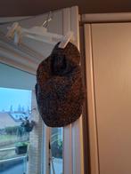 Pet bruin beige 2 euro, Ophalen of Verzenden, Gedragen, Maat 36 (S), Muts