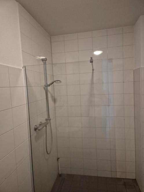 Glazen douchewand, Huis en Inrichting, Badkamer | Complete badkamers, Zo goed als nieuw, Ophalen