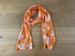 Oranje sjaal met lichte bloemen 155 x 29,5 cm, Ophalen of Verzenden, Zo goed als nieuw, Sjaal