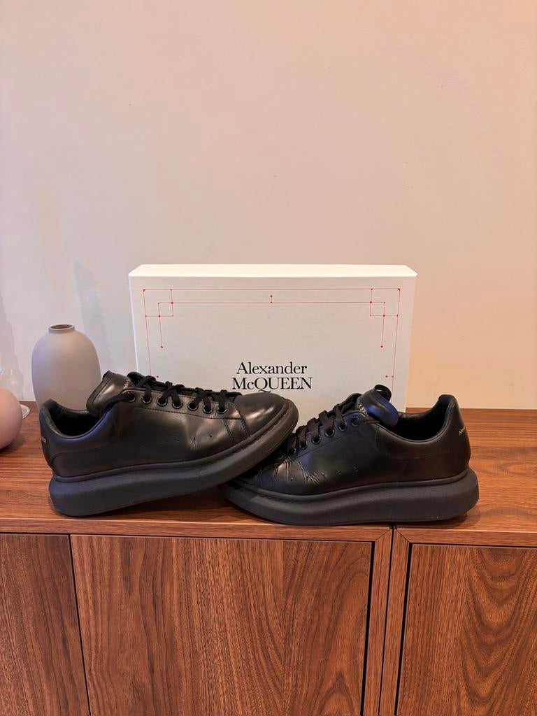 Alexander McQueen Sneakers, Ophalen, Zo goed als nieuw, Zwart, Sneakers of Gympen