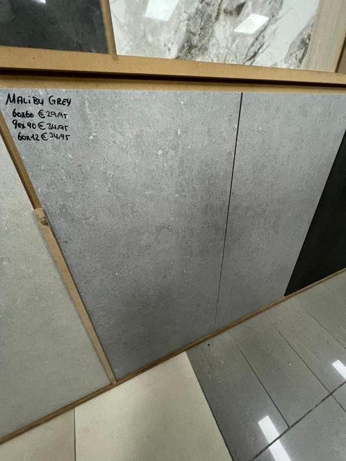 Malibu Grey tegels van €49,98 pm2 nu €29,95 pm2, Doe-het-zelf en Verbouw, Tegels, Nieuw, Vloertegels, Keramiek, 60 cm of meer