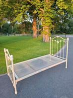 Vintage bed van ijzer, Ophalen