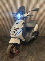 PIAGGIO ZIP 4T 3V BROM NARDO GREY 2020 FULL OPTION, Fietsen en Brommers, Scooters | Piaggio, Maximaal 45 km/u, Zip, Ophalen of Verzenden