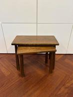 Twee bijzet tafeltjes, Minder dan 55 cm, Gebruikt, Rechthoekig, Hout