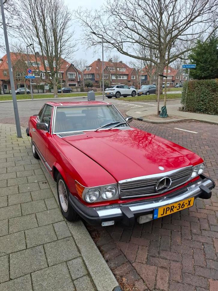 Mercedes-Benz SL 380 met hardtop en nieuwe softtop, Auto's, Mercedes-Benz, Particulier, Benzine, Cabriolet, Geïmporteerd, Rood