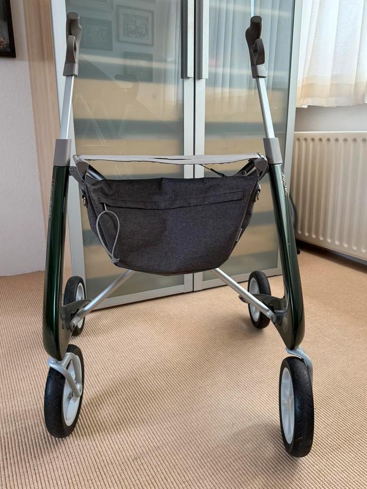 Acre Carbon rollator maat M, Diversen, Rollators, Zo goed als nieuw, Ophalen