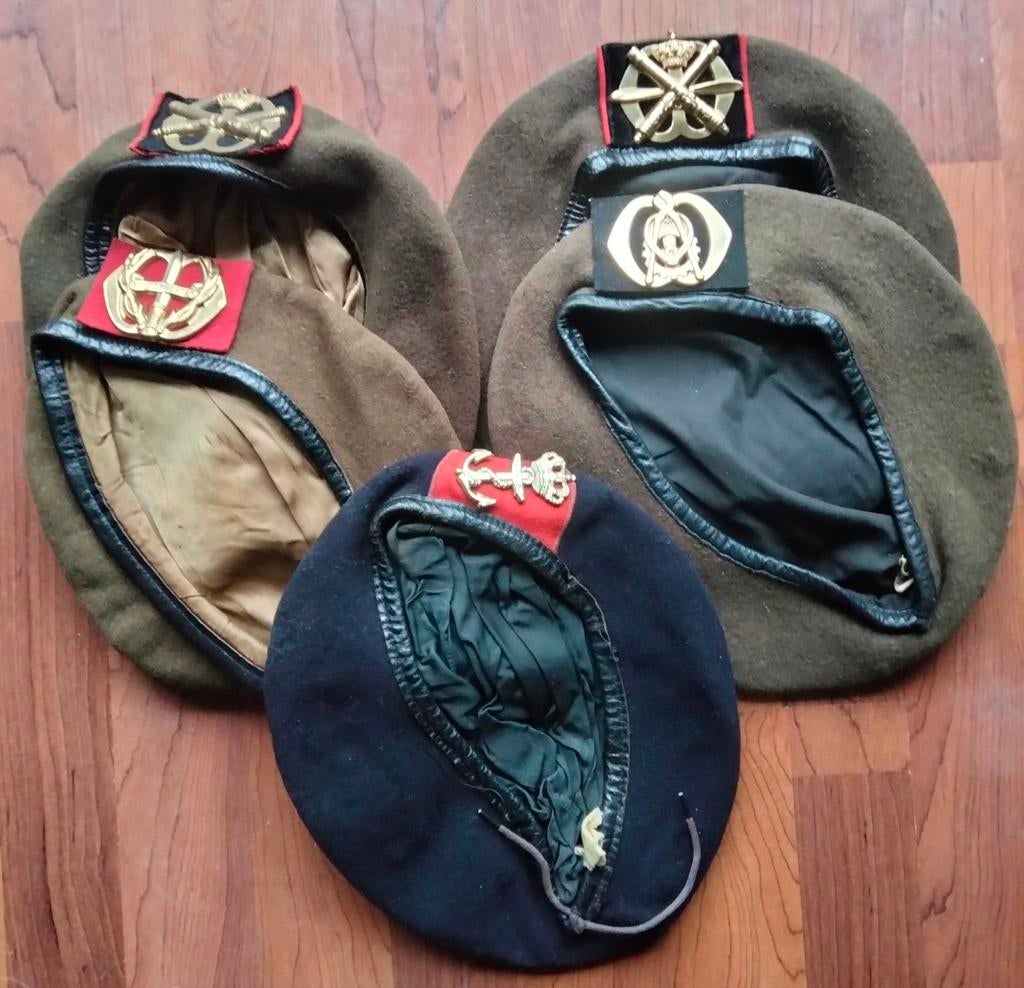 Oude Baretten Nederlandse Krijgsmacht, Ophalen of Verzenden, Landmacht, Nederland, Helm of Baret