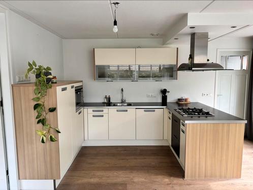 Keurig complete keuken inclusief apparatuur. Merk: Pronorm, Huis en Inrichting, Keuken | Complete keukens, Zo goed als nieuw, Graniet of Steen