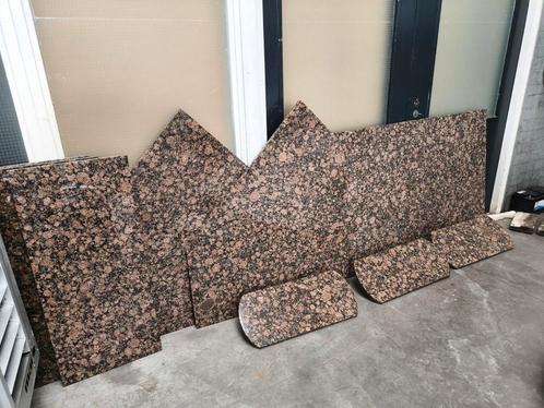 Graniet Baltic Brown – Prachtige platen voor tafel, plateau, Huis en Inrichting, Overige Huis en Inrichting, Zo goed als nieuw