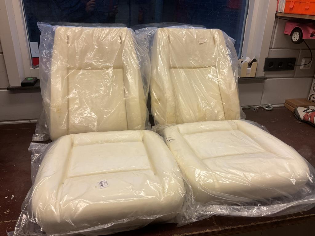 Nieuw Schuim voorstoelen vw t5 zitting +rugleuning 2003/2015, Ophalen of Verzenden, Volkswagen