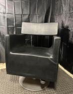 Kappersstoel bieden!, Ophalen