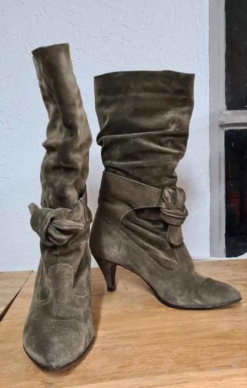 Leuke suède "afzak" laarsjes mosgroen maat 39, Kleding | Dames, Schoenen, Zo goed als nieuw, Lage of Enkellaarzen, Groen, Ophalen of Verzenden