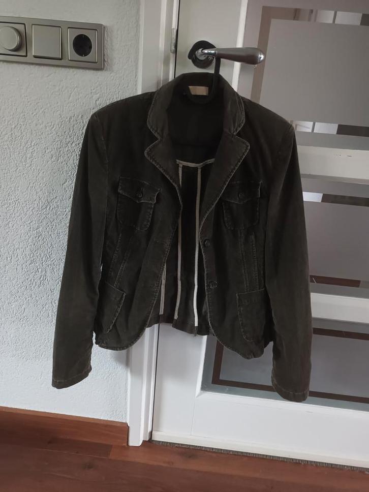 Ribstof rib stof legergroen jasje St Emile Maat 38 blazer, Kleding | Dames, Jasjes, Kostuums en Pakken, Gedragen, Jasje, Maat 38/40 (M)