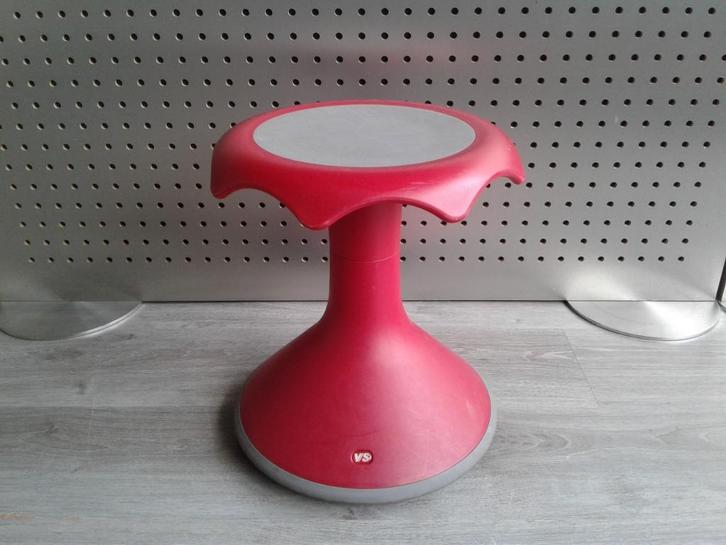 Hokki VS Ergonomische Balans kruk (Rood), Zeer Mooi!, Huis en Inrichting, Bureaustoelen, Zo goed als nieuw, Bureaukruk, Rood, Ergonomisch