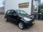 Daihatsu Sirion 2 1.3-16V Sport NW APK, Auto's, Daihatsu, Voorwielaandrijving, Gebruikt, 4 cilinders, Zwart
