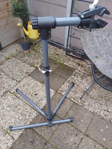 Ophang systeem voor fietsen beschikbaar voor biedingen