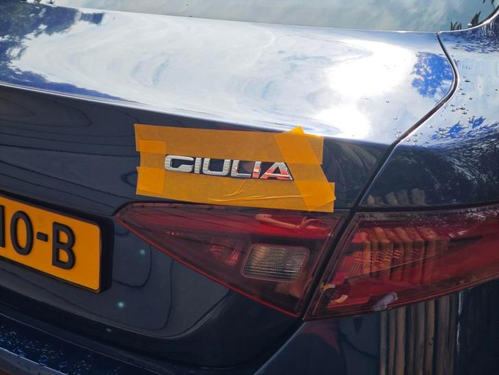 Alfa Giulia Modelnaam Embleem, Auto diversen, Autostickers, Verzenden
