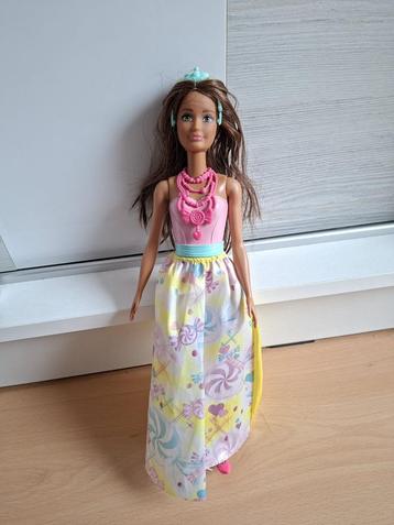 Barbie Dreamtopia Sweetville Prinses barbiepop bruin haar beschikbaar voor biedingen