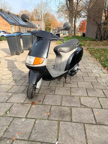 Piaggio Sfera 80cc 2t Opknapper - 3500km! Duitse pap beschikbaar voor biedingen